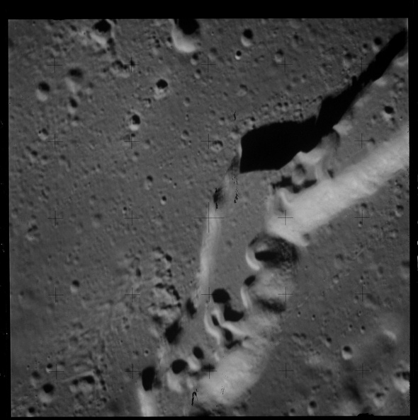 as15-95-12969_46763207874_o.jpg